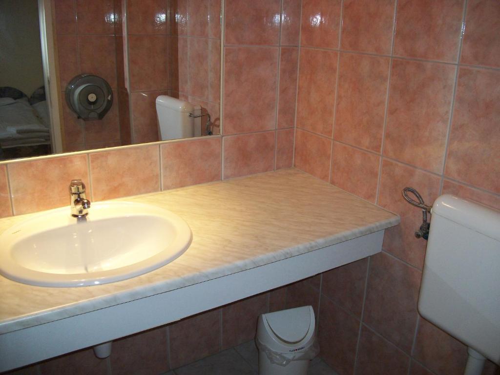 Hotel Viktoria Balatonalmádi Room photo