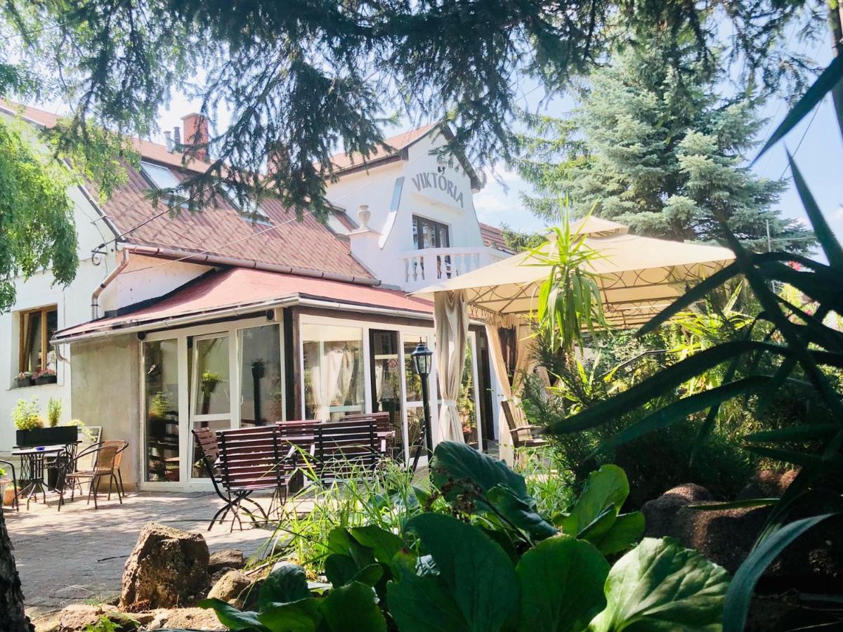 Hotel Viktoria Balatonalmádi Exterior photo