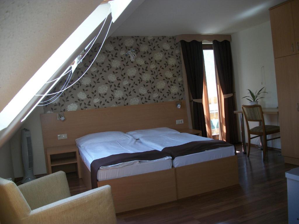 Hotel Viktoria Balatonalmádi Room photo